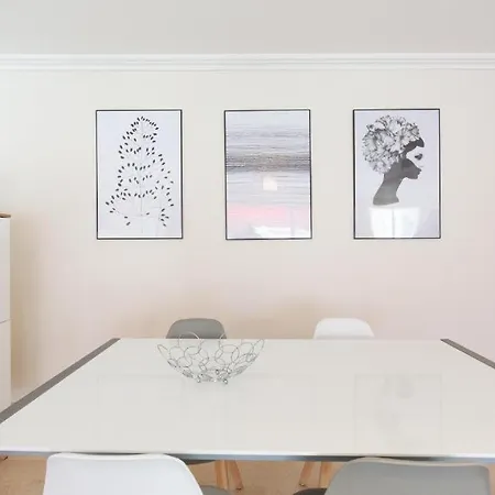 Le Corail Spacieux Avec Beau Et Ample Balcon, Au Centre, Ideal Pour Familles Et Petits Groupes Apartment