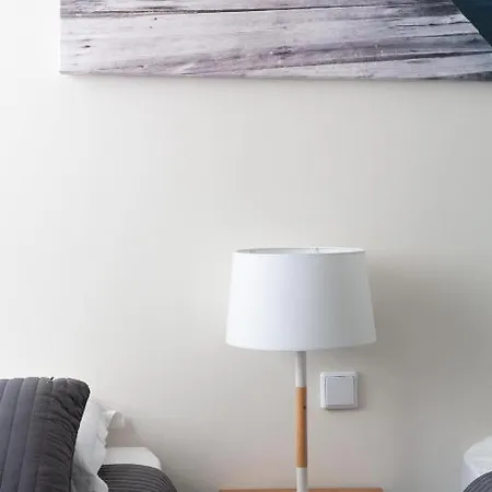 Apartment Le Corail Spacieux Avec Beau Et Ample Balcon, Au Centre, Ideal Pour Familles Et Petits Groupes *
