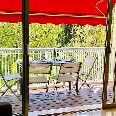 Le Corail Spacieux Avec Beau Et Ample Balcon, Au Centre, Ideal Pour Familles Et Petits Groupes